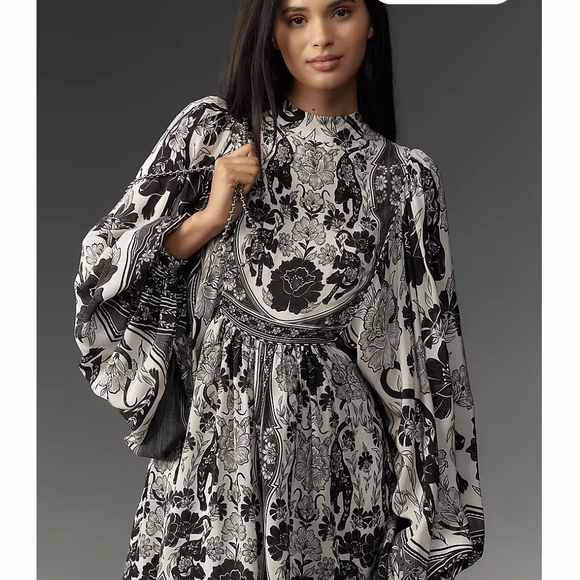 FARM Rio Dresses & Skirts - FARM Rio Monochrome Floral Dress